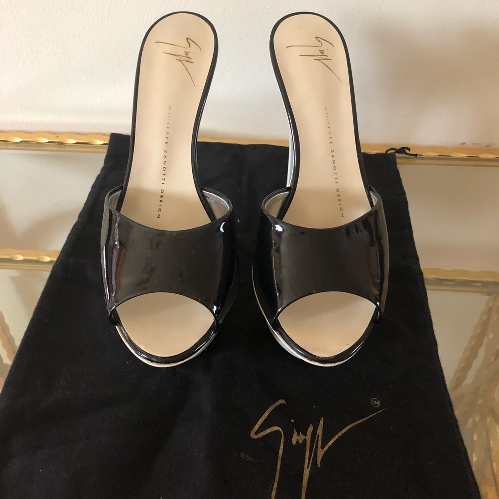 Giuseppe Zanotti Mules